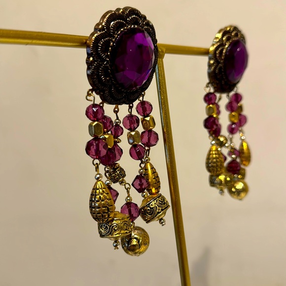 80s style Vintage Dalessio Design Chicago Purple & Gold Dangle Earrings Clip Ons - Picture 4 of 8